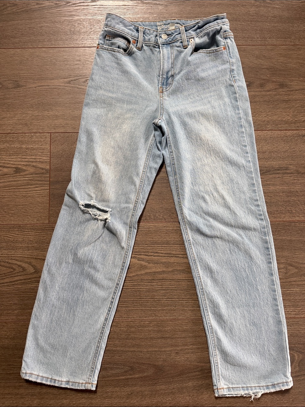 Women's High Rise Straight Leg Jean Size 4 Light Wash Ripped Knee 90s Casual